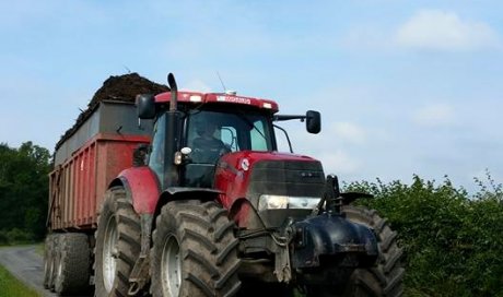 Transport gros volume - transport fumier  79 - entreprise de travaux agricoles 79 - sarl macheteau 