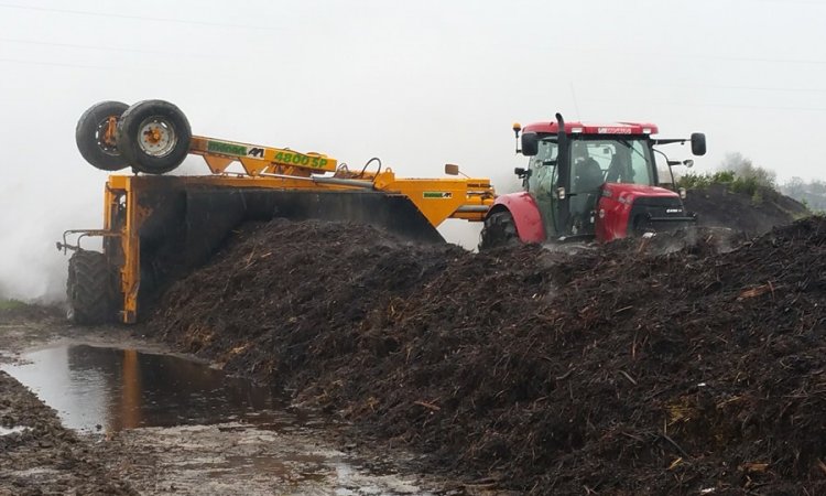 Compostage tout fumier - contact 06 82 40 97 33  - Deux-Sèvres (79) et Vienne (86)